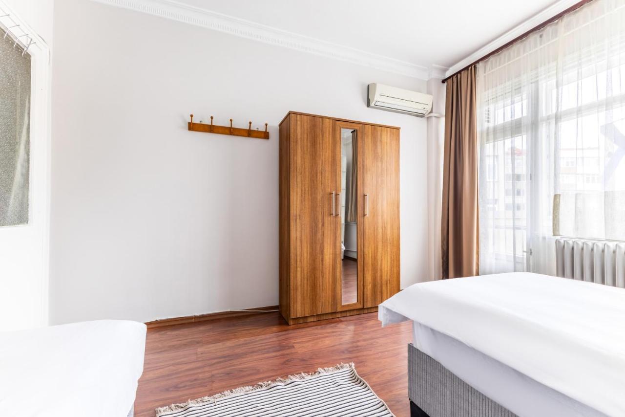Spacious Flat W Balcony Near Marmaray In Kadikoy * Istanbul