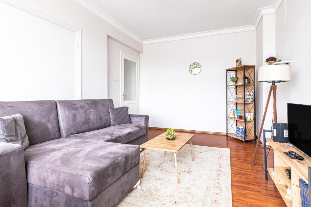 Apartment Spacious Flat W Balcony Near Marmaray In Kadikoy Istanbul