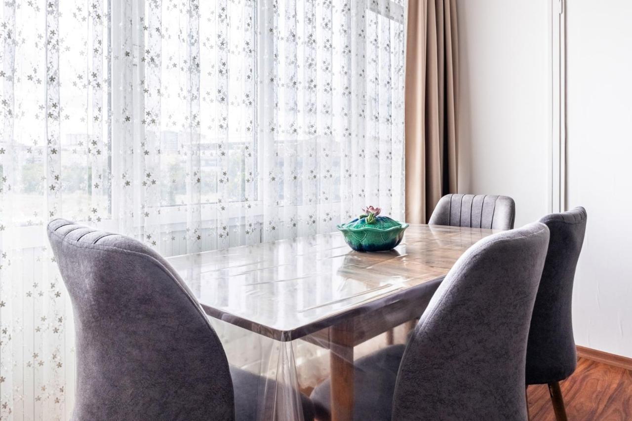 Apartment Spacious Flat W Balcony Near Marmaray In Kadikoy