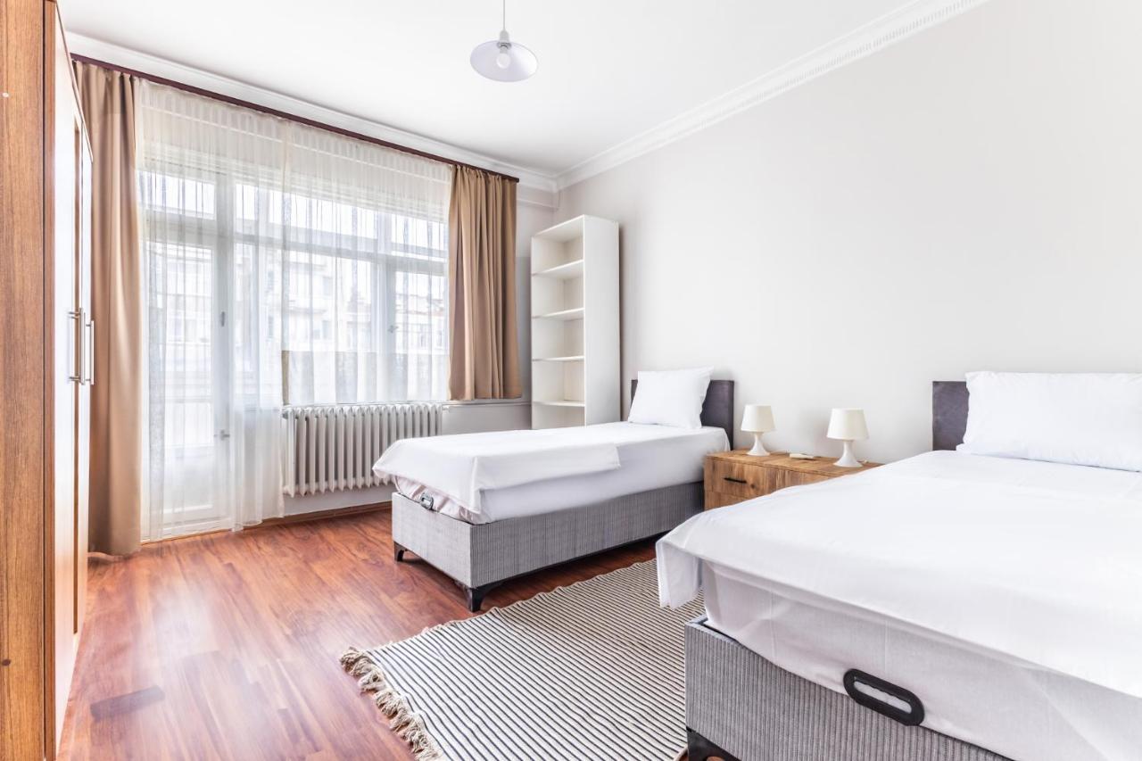 Spacious Flat W Balcony Near Marmaray In Kadikoy