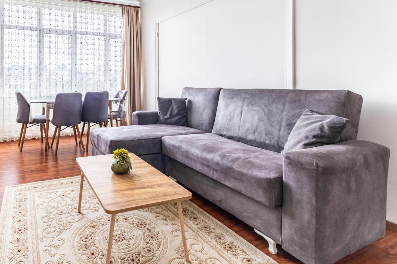 Apartment Spacious Flat W Balcony Near Marmaray In Kadikoy