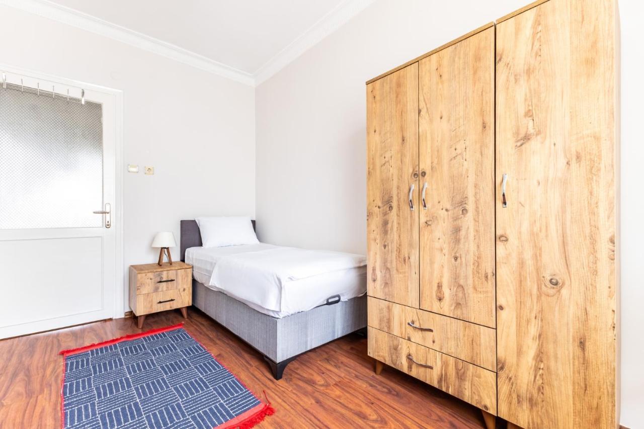 Apartment Spacious Flat W Balcony Near Marmaray In Kadikoy *